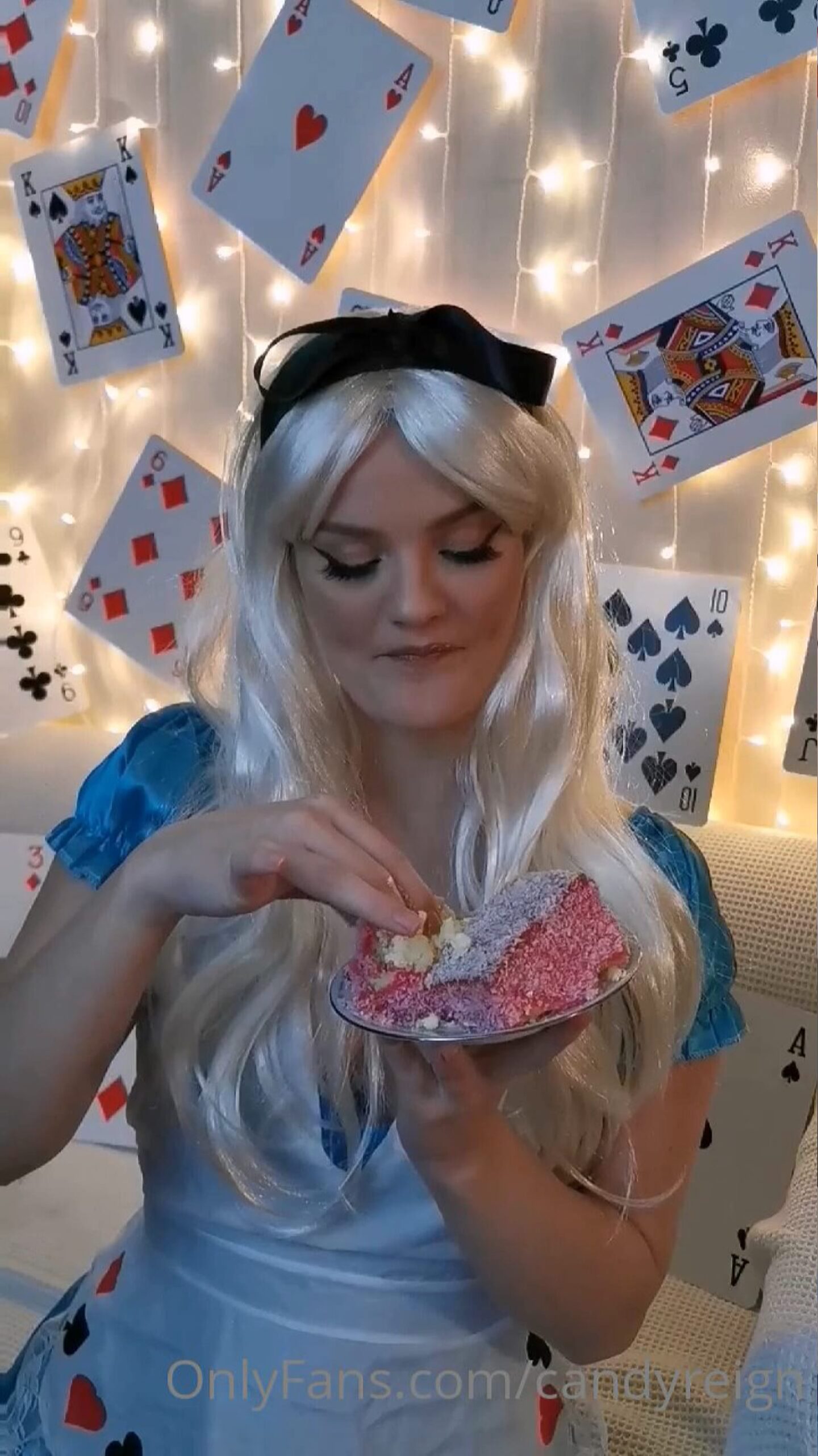 Candace Reign In Scene: O You Like Food Porn Alice Might Be Able To Persuade You - CYBERCANDACE - FULL HD/1280p/MP4