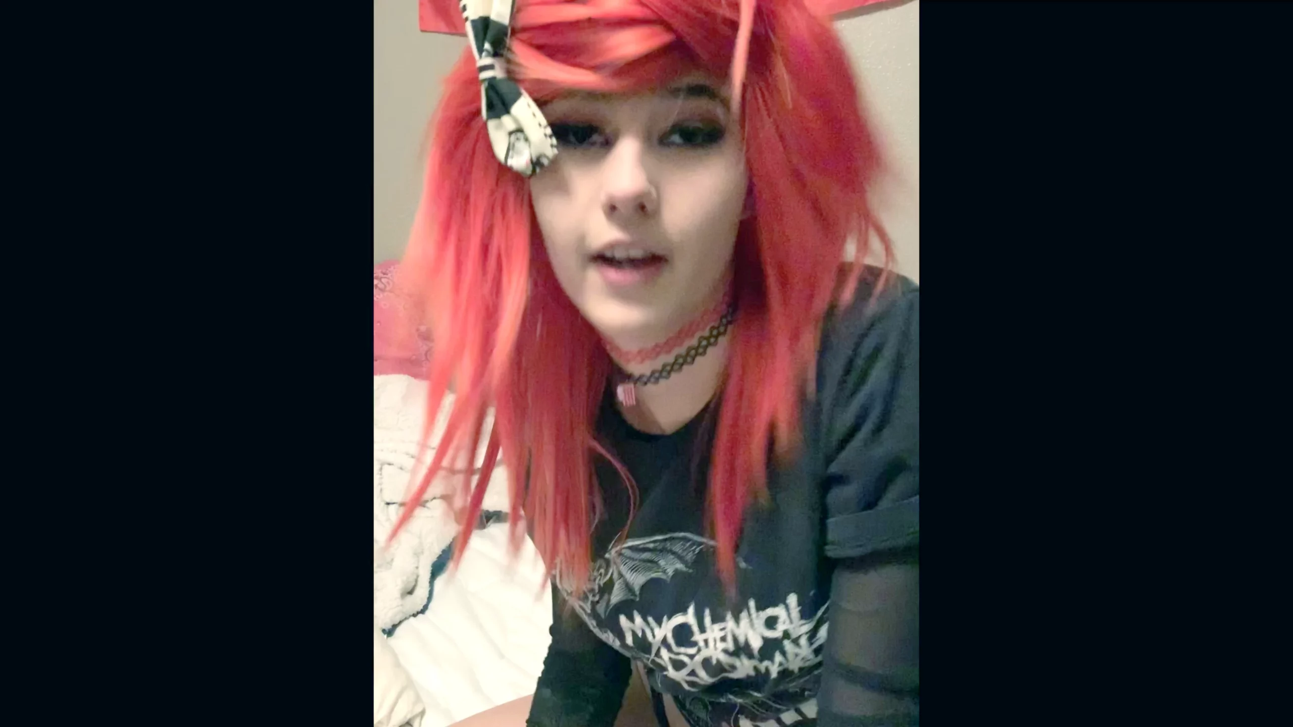 Scene Queen Rips Ass - KITSUNE FOREPLAY - MP4