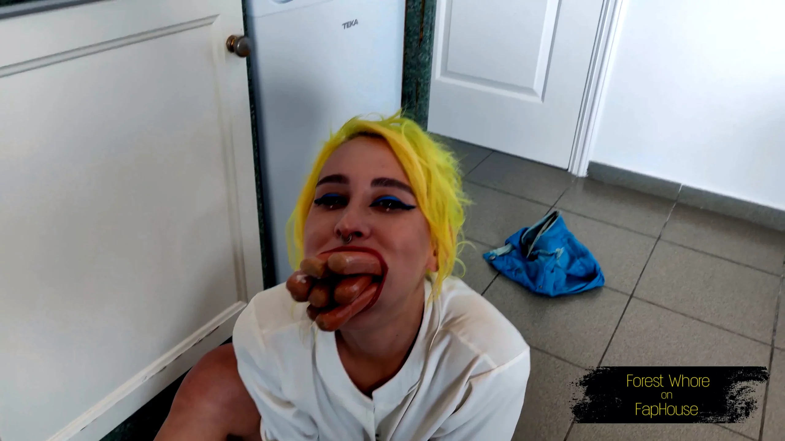 Anal Pizza With Forest Whore - FOREST WHORE - MP4