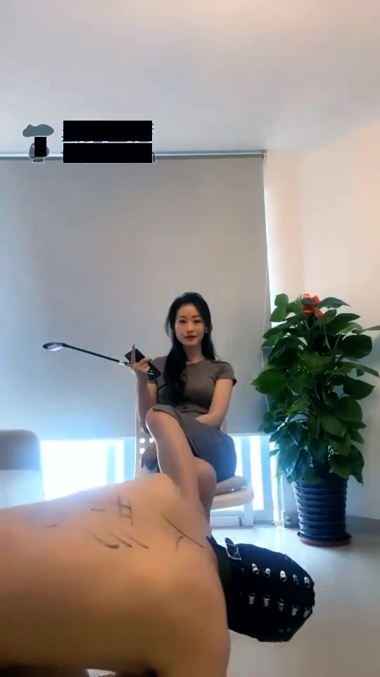 Femdom Dog Training Humiliation - CNQUEENS / CHINESE FEMDOM GODDESS - MP4